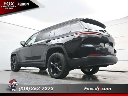 Used 2023 Jeep Grand Cherokee L Laredo image 21