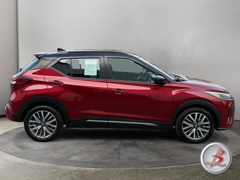 Used 2021 Nissan Kicks SR image 8
