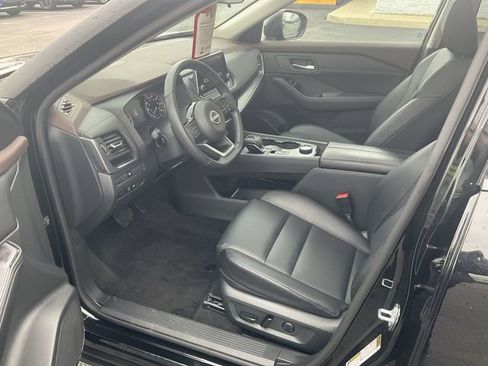 Certified 2023 Nissan Rogue SV w/ SV Premium B Package AWD/4WD image 10