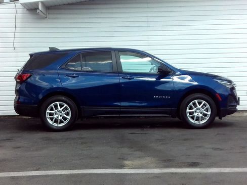 Used 2022 Chevrolet Equinox LS w/ LS Convenience Package AWD/4WD image 8