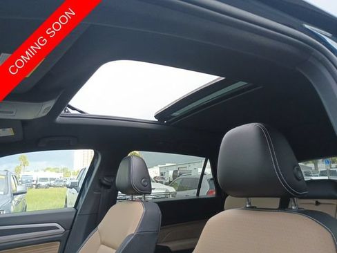 Used 2023 Volkswagen Atlas Cross Sport SE AWD/4WD image 16