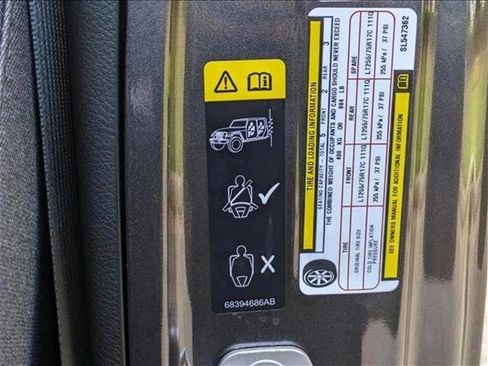 New 2025 Jeep Gladiator Willys image 19