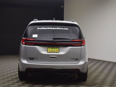 New 2026 Chrysler Pacifica Limited w/ S Appearance Package image 13