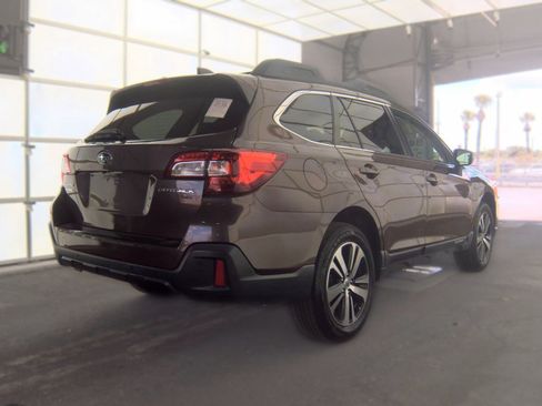 Used 2019 Subaru Outback 2.5i Limited AWD/4WD image 4