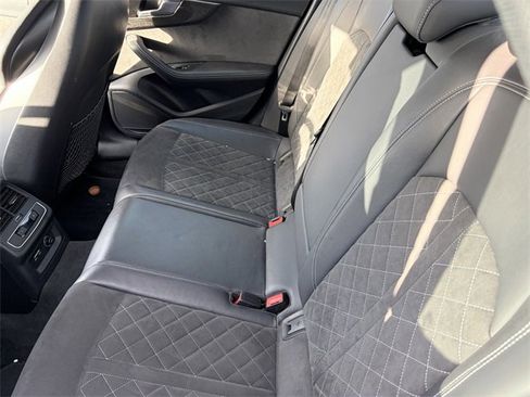 Used 2021 Audi S4 Premium Plus w/ Premium Plus Package image 9
