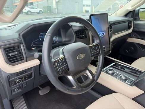 Certified 2024 Ford Expedition Platinum AWD/4WD image 10