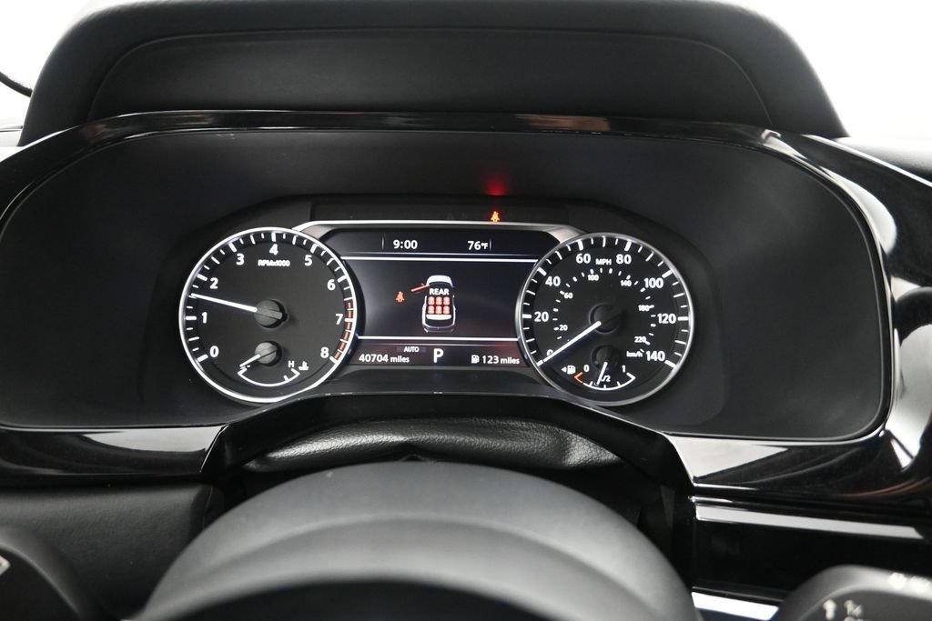 Used 2025 Nissan Pathfinder SL AWD/4WD image 14
