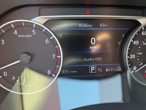 Used 2025 Nissan Sentra SV FWD image 10