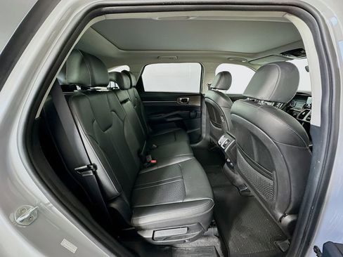 Used 2022 Kia Sorento S w/ Panoramic Sunroof Package image 29