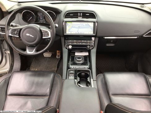 Used 2019 Jaguar F-PACE Prestige image 10