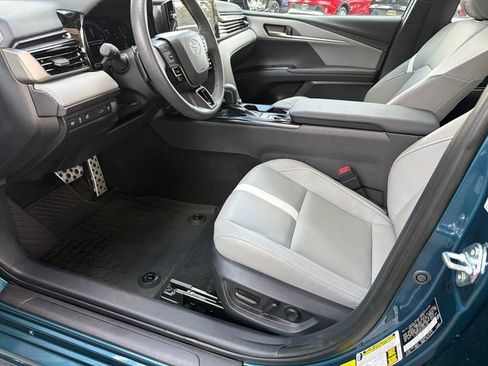 Used 2025 Toyota Camry SE w/ Multimedia Upgrade Package FWD image 9
