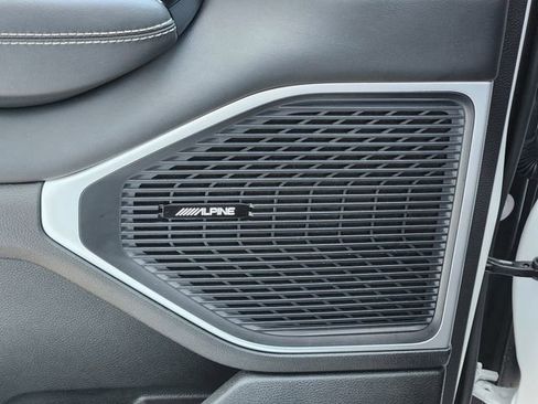 Used 2025 Jeep Wagoneer 4WD image 21