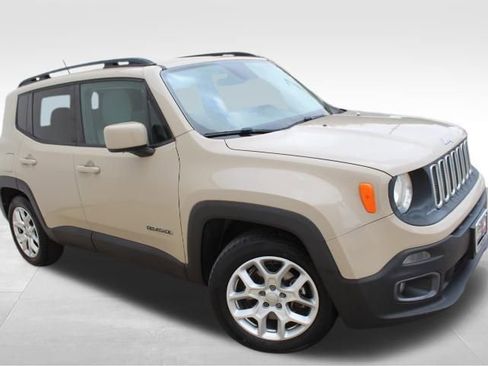 Used 2015 Jeep Renegade Latitude image 3