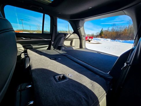 New 2025 Jeep Grand Cherokee Limited image 39