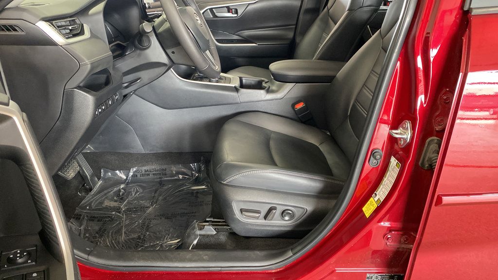 Used 2023 Toyota RAV4 XLE Premium AWD/4WD image 9