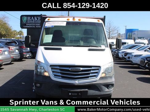Used 2015 Freightliner Sprinter 3500 RWD image 4