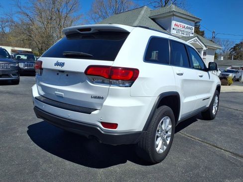 Used 2021 Jeep Grand Cherokee Laredo image 4