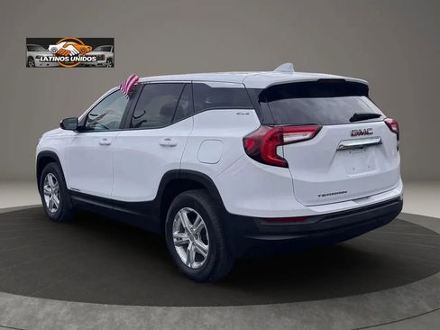 Used 2024 GMC Terrain SLE FWD image 4