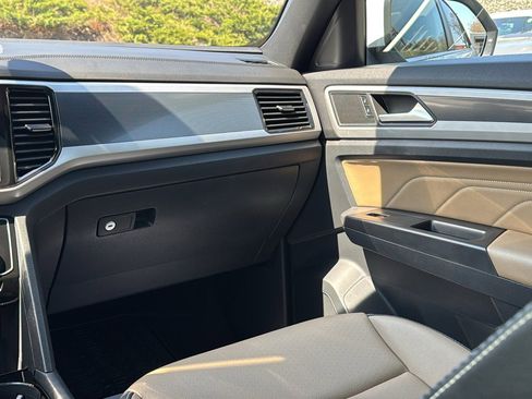 Used 2022 Volkswagen Atlas Cross Sport SE w/ Panoramic Sunroof Package image 26