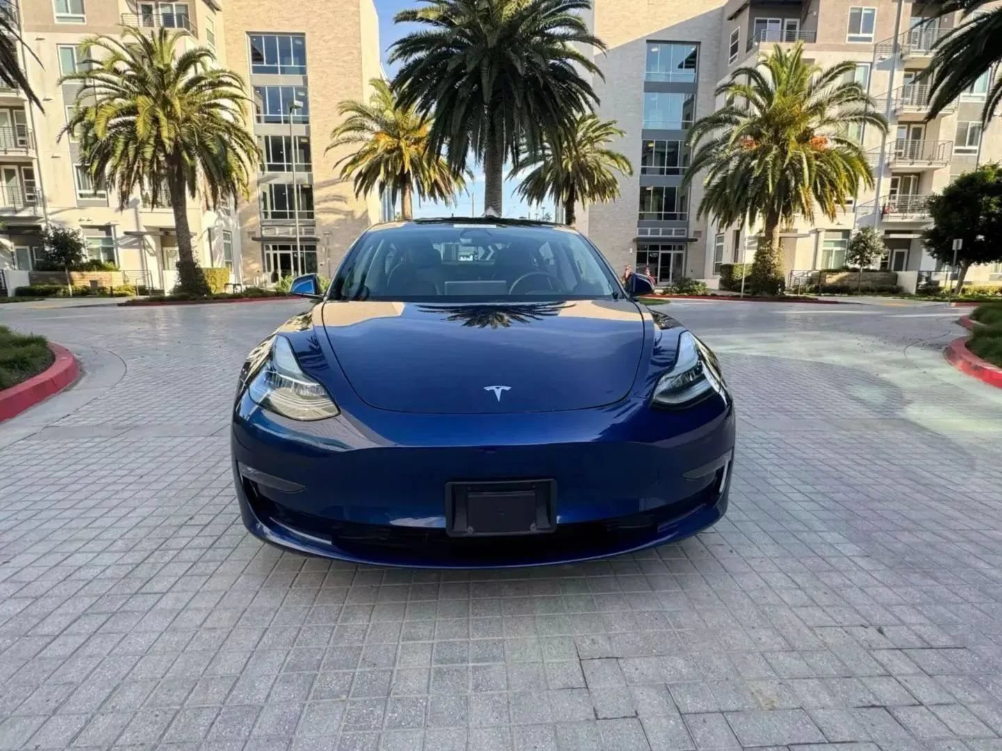 Used 2023 Tesla Model 3 Standard Range RWD image 2