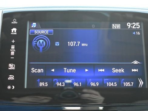 Used 2017 Honda Pilot EX-L image 31