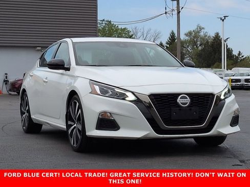 Used 2020 Nissan Altima 2.5 SR w/ Premium Package FWD image 3
