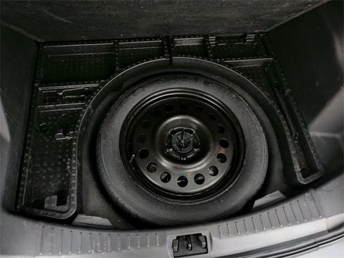 Used 2017 Ford Escape SE image 12