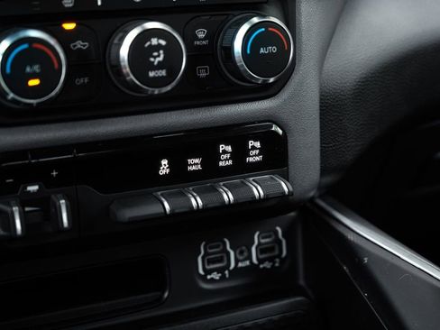 Used 2023 RAM 1500 Big Horn AWD/4WD image 37