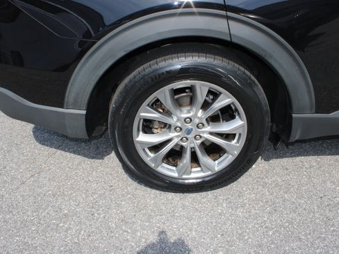 Used 2021 Ford Explorer Limited w/ Equipment Group 301A RWD image 12