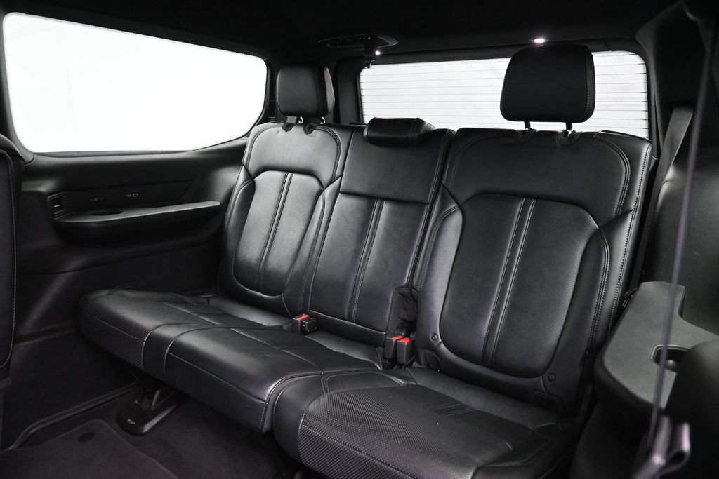Used 2024 Jeep Wagoneer Series III AWD/4WD image 28