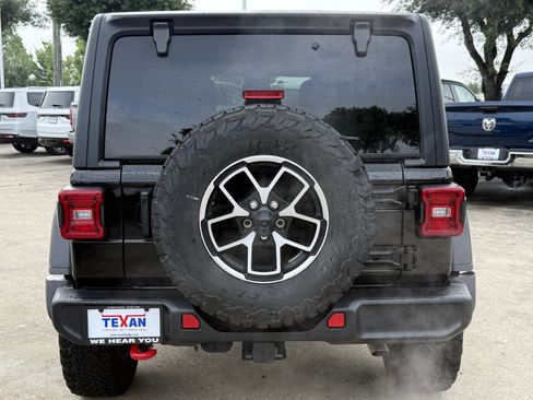 Used 2024 Jeep Wrangler Unlimited Rubicon AWD/4WD image 6