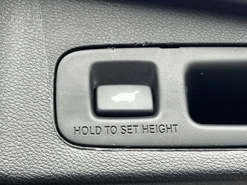 Used 2020 Honda CR-V Touring image 12