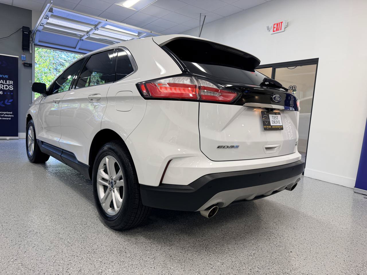 Used 2019 Ford Edge SEL w/ Equipment Group 201A AWD/4WD image 4