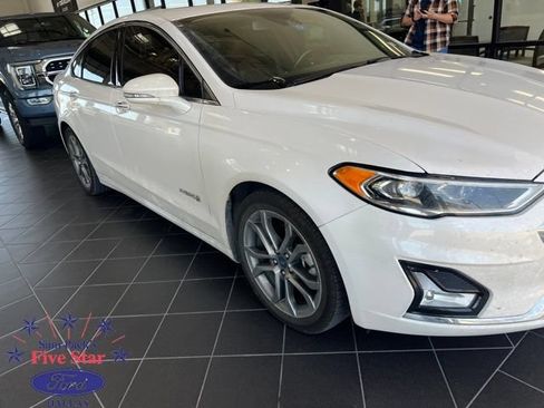 Used 2019 Ford Fusion Titanium FWD image 1