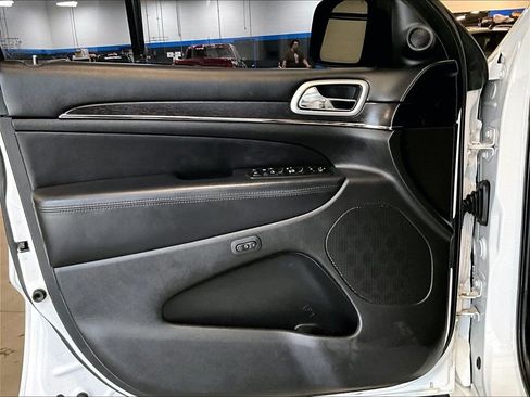 Used 2018 Jeep Grand Cherokee High Altitude AWD/4WD image 9