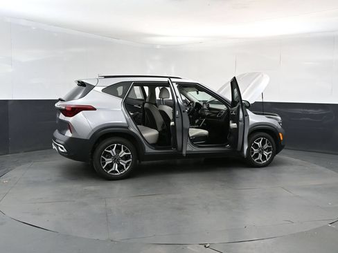 Used 2021 Kia Seltos EX AWD/4WD image 26