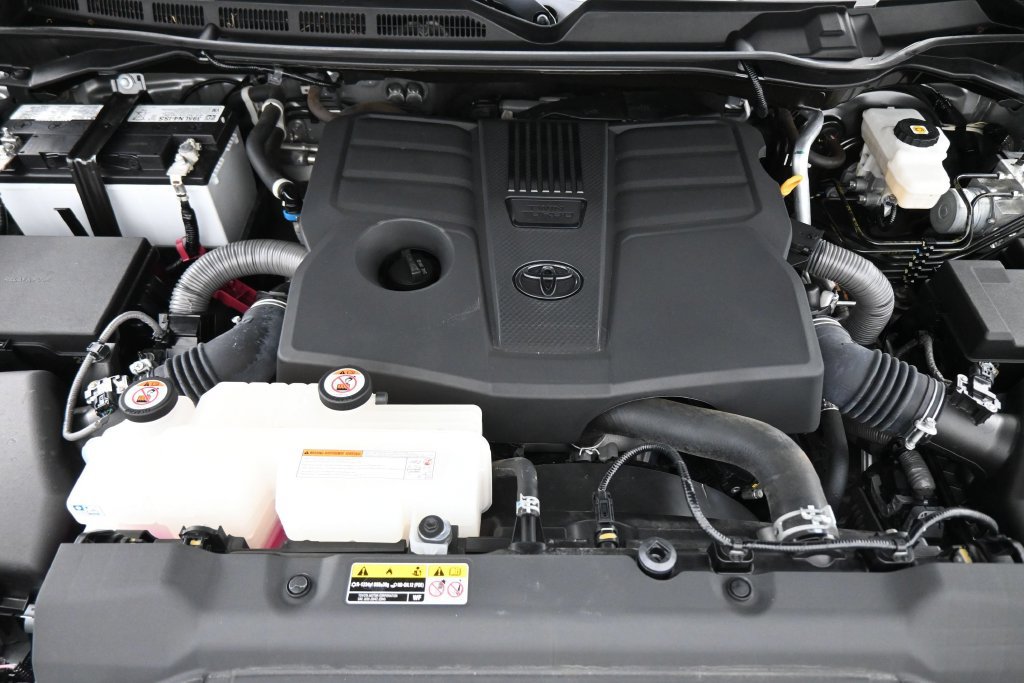 Used 2023 Toyota Tundra Limited AWD/4WD image 23