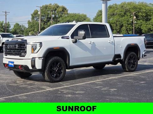 Used 2025 GMC Sierra 2500 AT4 w/ AT4 Premium Plus Package AWD/4WD image 4