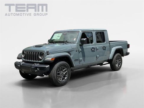 New 2025 Jeep Gladiator Sport image 3