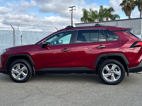 Used 2021 Toyota RAV4 Limited AWD/4WD image 2