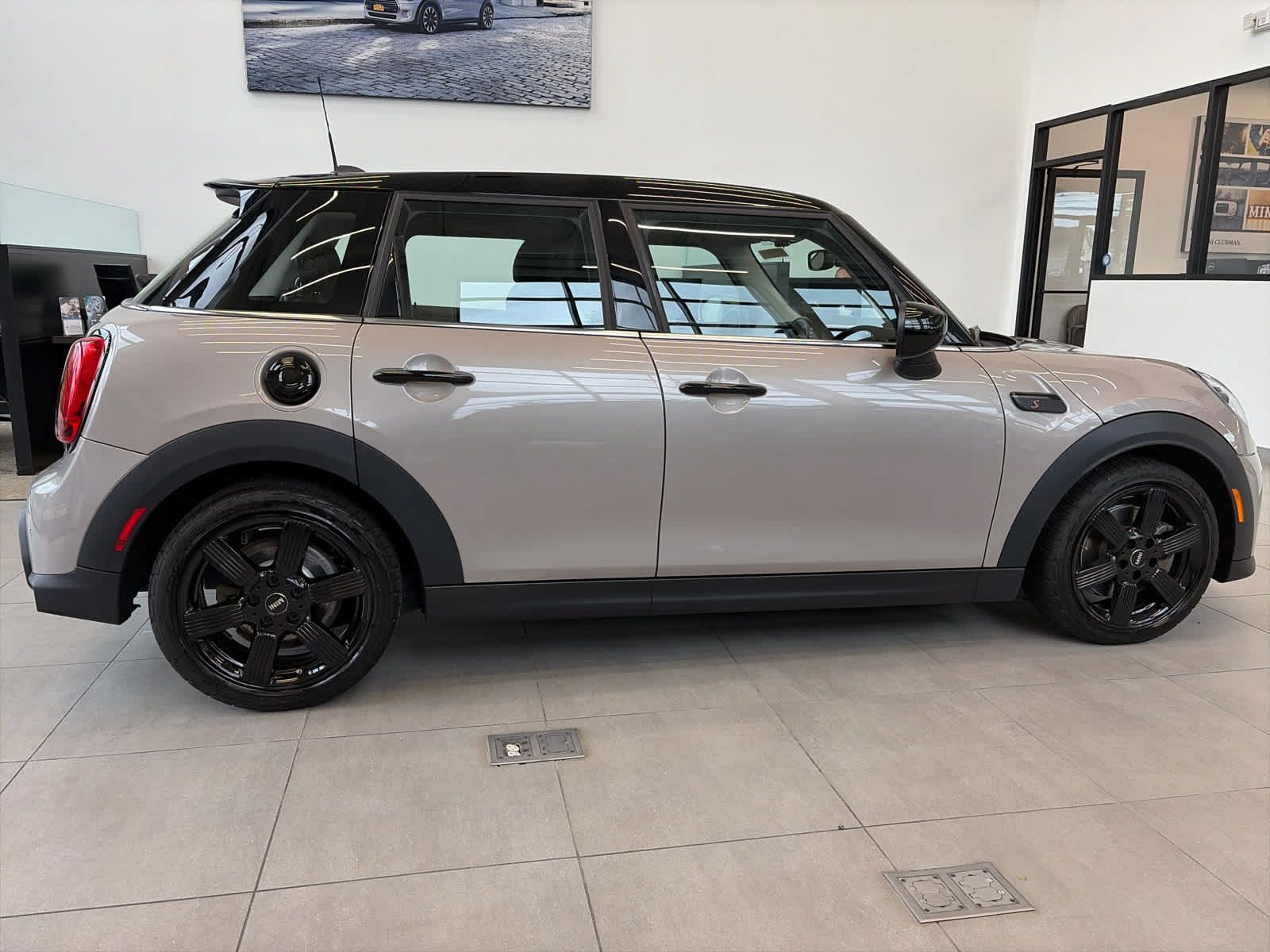 Used 2024 MINI Cooper S FWD image 4