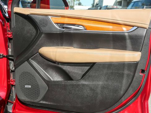 Used 2019 Cadillac XT5 Platinum image 17