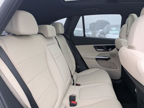 Used 2026 Mercedes-Benz GLC 300 4MATIC image 20