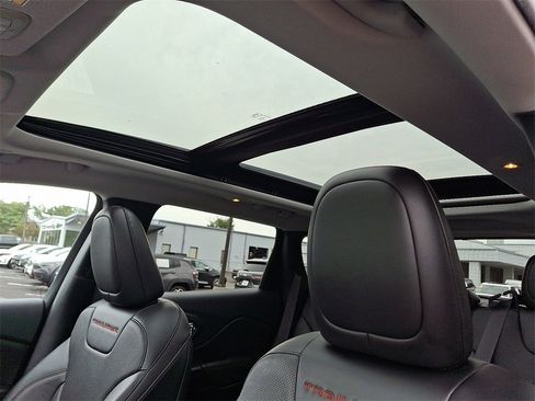 Used 2022 Jeep Cherokee Trailhawk w/ Sun, Sound & Nav Group image 14