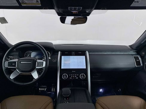 Used 2023 Land Rover Discovery Metropolitan Edition AWD/4WD image 22