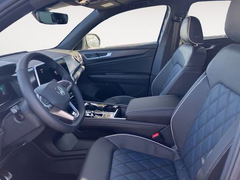 New 2026 Volkswagen Atlas Cross Sport SEL Premium R-Line image 9