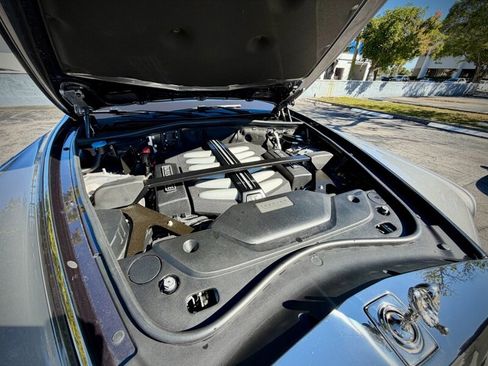 Used 2018 Rolls-Royce Phantom Sedan image 5