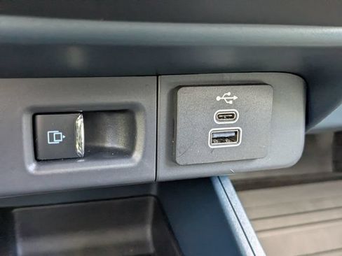 Used 2025 Ford Maverick Lobo AWD/4WD image 21