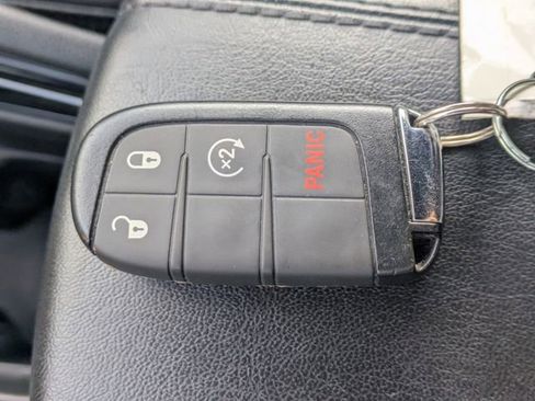 Used 2025 Jeep Compass Limited AWD/4WD image 31