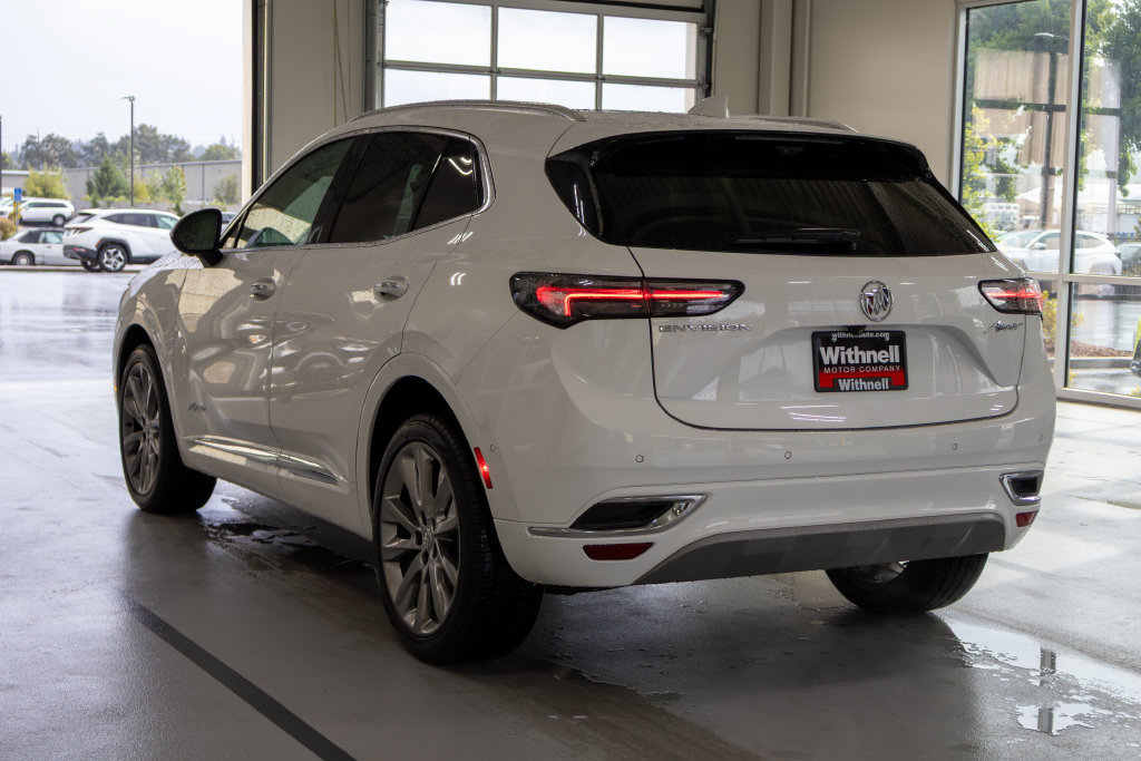 Used 2022 Buick Envision Avenir w/ Technology Package II FWD image 9